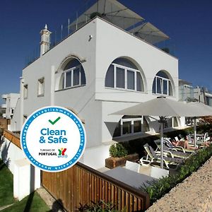 Golden Beach Guest House&Rooftop Bar